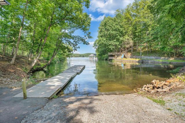 139 Lynville DR, Hardy, VA 24101