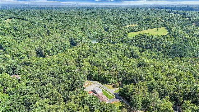 139 Lynville DR, Hardy, VA 24101