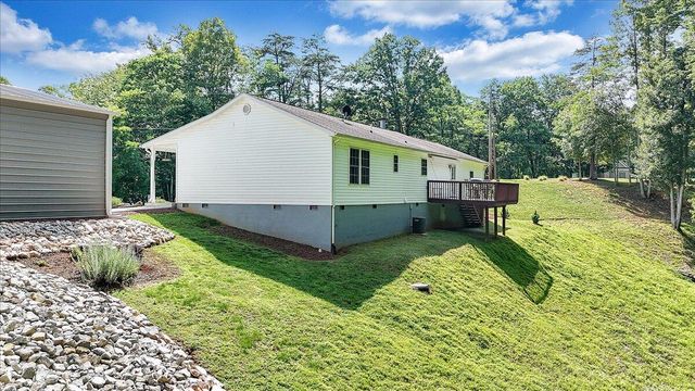 139 Lynville DR, Hardy, VA 24101