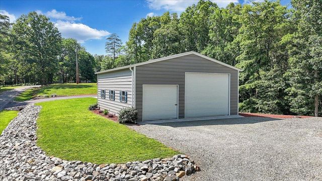 139 Lynville DR, Hardy, VA 24101