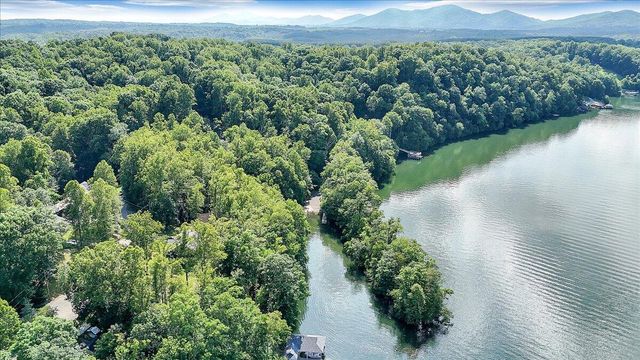 139 Lynville DR, Hardy, VA 24101