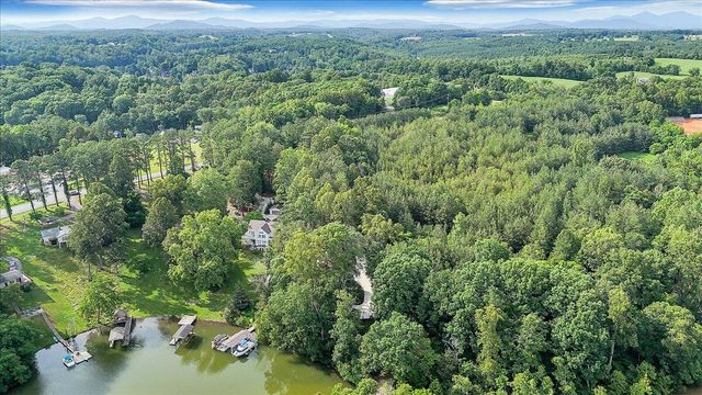 139 Lynville DR, Hardy, VA 24101