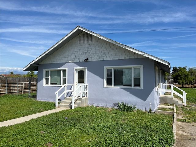 958 S Prospect Street A, Porterville, CA 93257