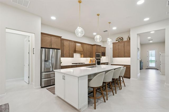 6524 SHIMMERING SHORES LANE, St Cloud, FL 34771