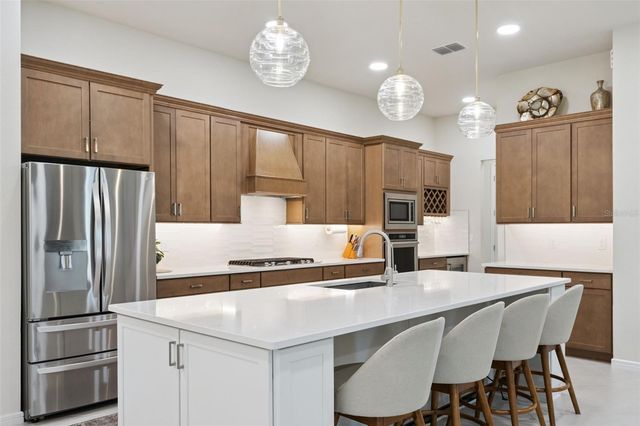 6524 SHIMMERING SHORES LANE, St Cloud, FL 34771