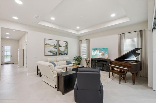 6524 SHIMMERING SHORES LANE, St Cloud, FL 34771