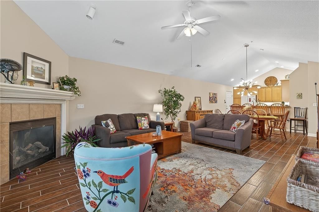 23154 W 71 Terrace, Shawnee, KS 66227