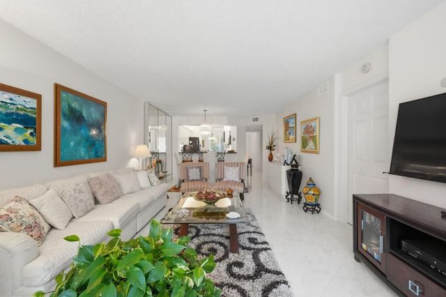 7440 TRENT Drive 209, Tamarac, FL 33321