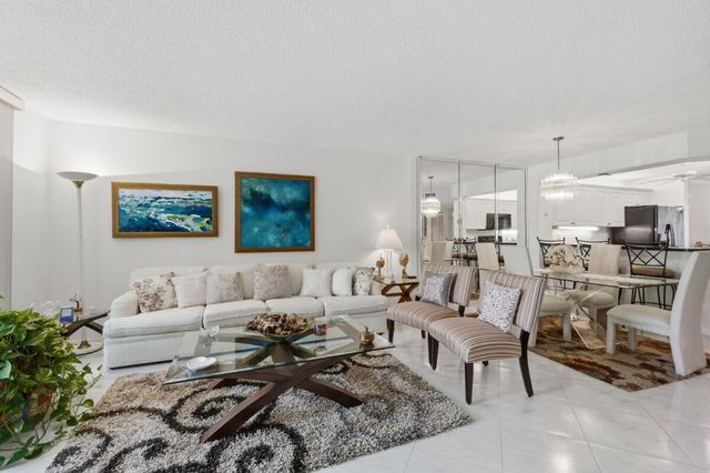 7440 TRENT Drive 209, Tamarac, FL 33321
