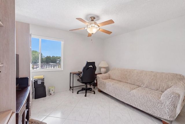 7440 TRENT Drive 209, Tamarac, FL 33321