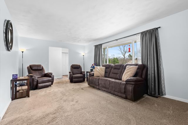 733 Chadds Ford Way, Oshtemo Twp, MI 49009