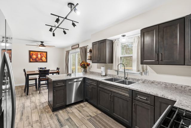 733 Chadds Ford Way, Oshtemo Twp, MI 49009