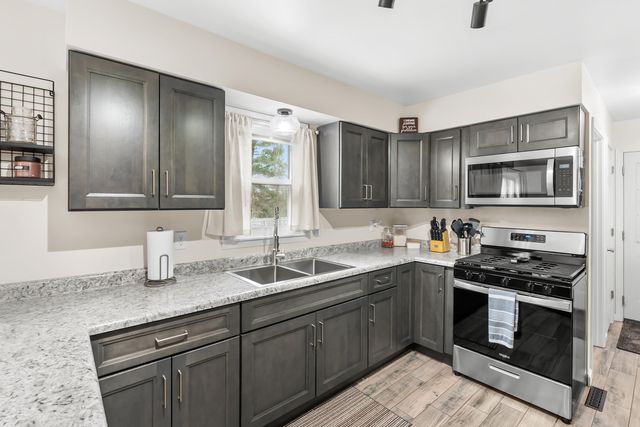 733 Chadds Ford Way, Oshtemo Twp, MI 49009