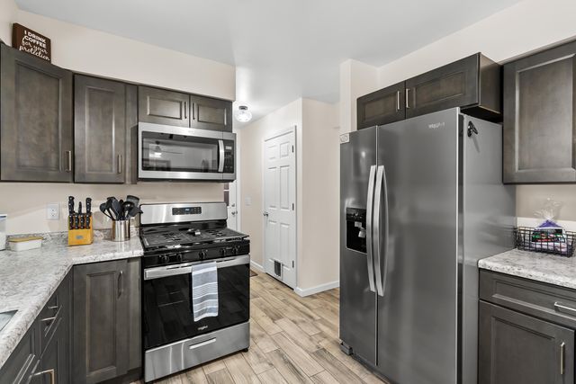 733 Chadds Ford Way, Oshtemo Twp, MI 49009