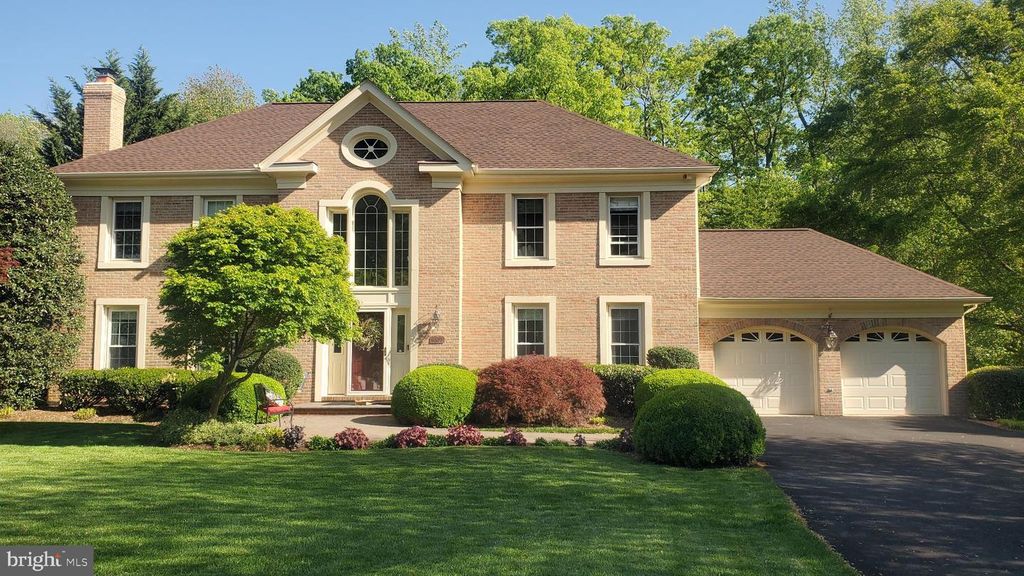 9527 CROSSPOINTE DR, Fairfax Station, VA 22039