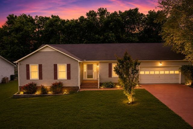 2017 Windsor Dr, Columbia, TN 38401