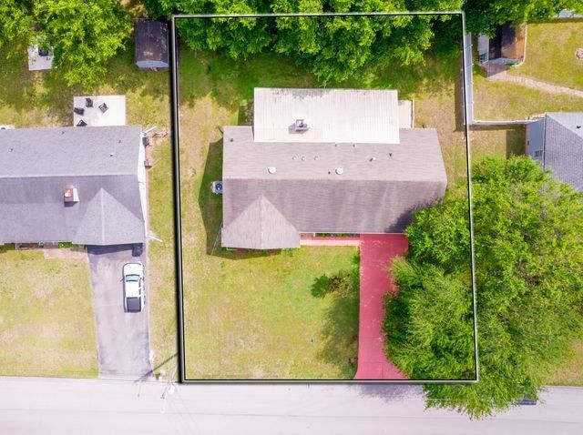 2017 Windsor Dr, Columbia, TN 38401