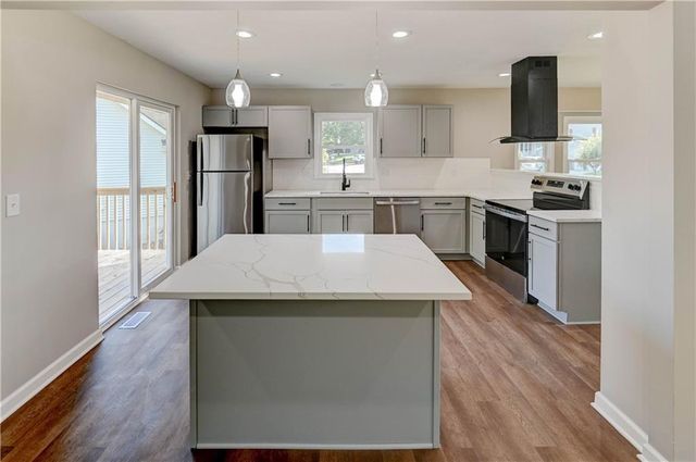 2029 Place Liberte Drive, Liberty, MO 64068