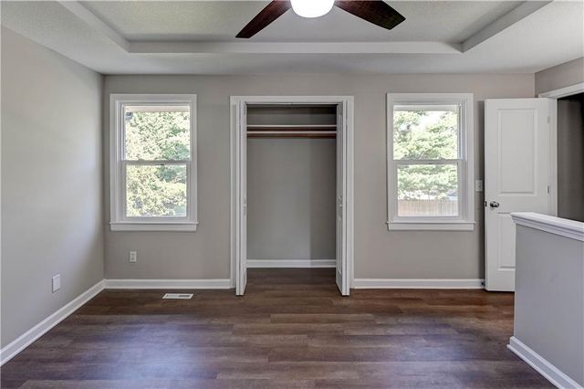 2029 Place Liberte Drive, Liberty, MO 64068