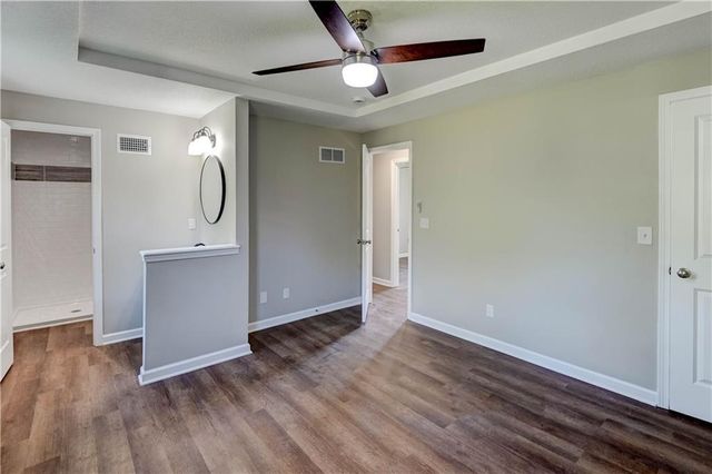 2029 Place Liberte Drive, Liberty, MO 64068