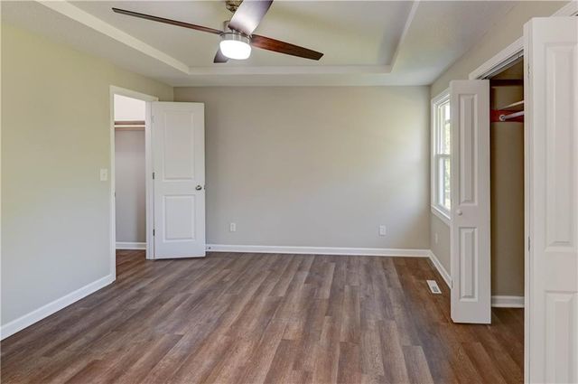 2029 Place Liberte Drive, Liberty, MO 64068