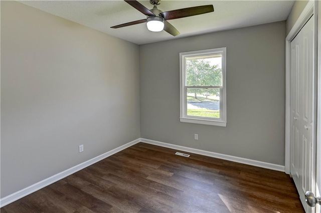 2029 Place Liberte Drive, Liberty, MO 64068