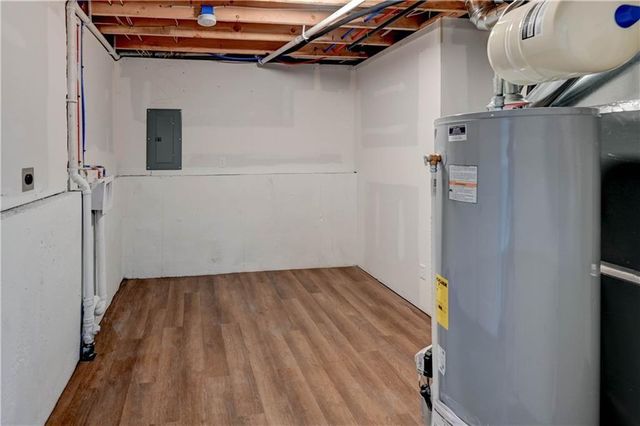 2029 Place Liberte Drive, Liberty, MO 64068