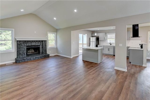 2029 Place Liberte Drive, Liberty, MO 64068