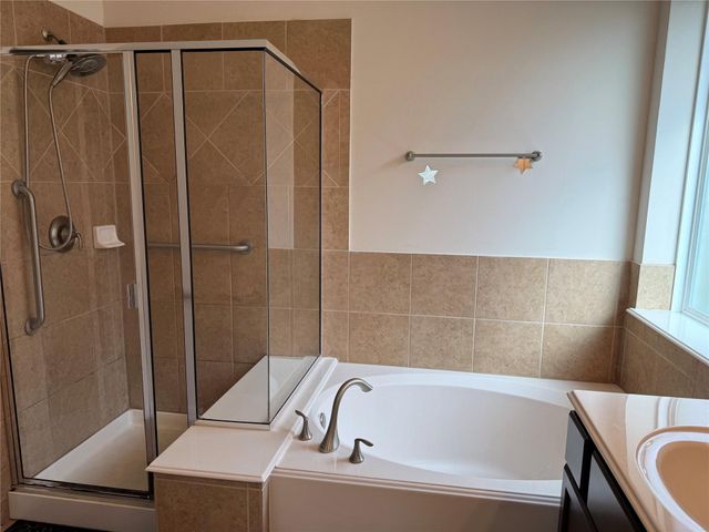 220 Brookwood Park Lane, League City, TX 77539