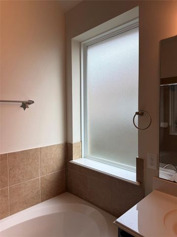 220 Brookwood Park Lane, League City, TX 77539