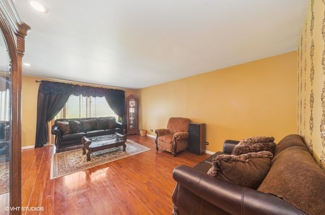 532 Hummingbird Lane, Deerfield, IL 60015