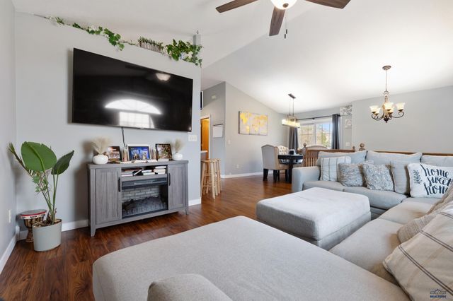 4419 THREE RIVERS DR, Rapid City, SD 57701