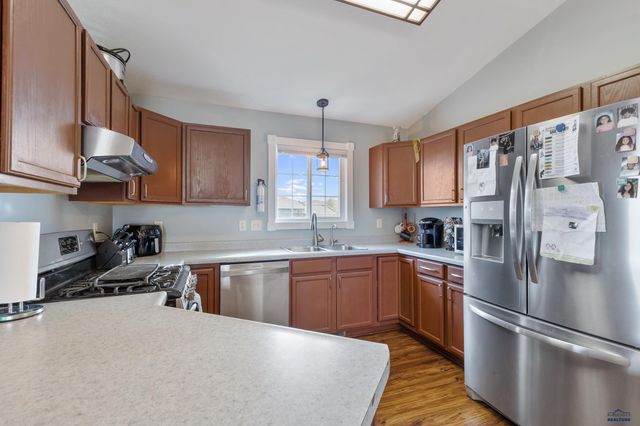 4419 THREE RIVERS DR, Rapid City, SD 57701