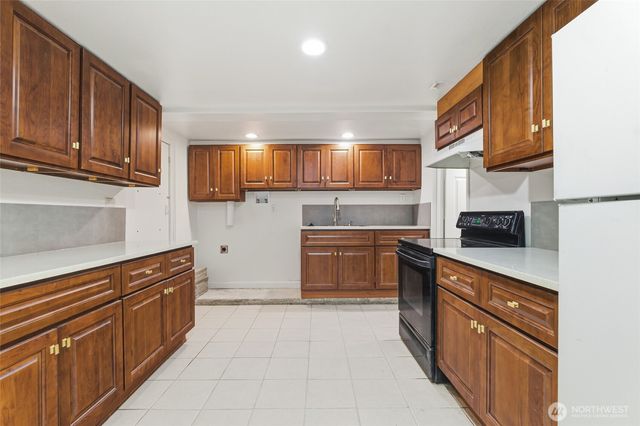 922 E 63rd Street, Tacoma, WA 98404