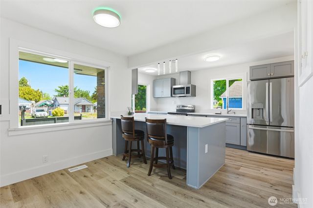 922 E 63rd Street, Tacoma, WA 98404