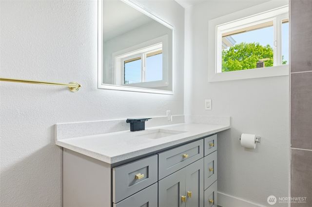 922 E 63rd Street, Tacoma, WA 98404