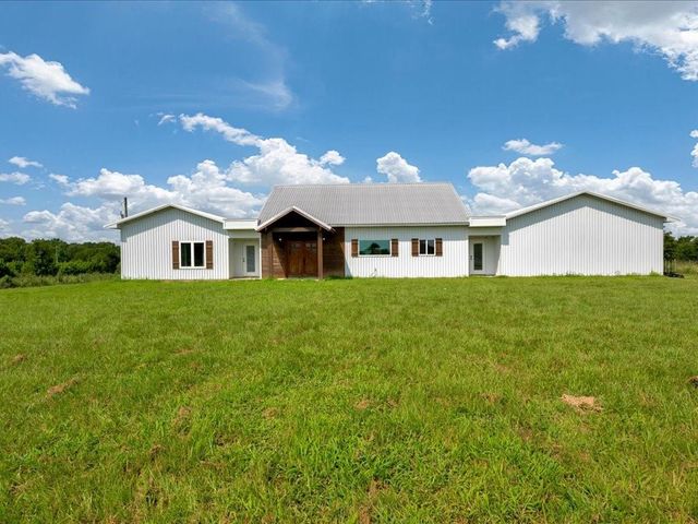 664 County Road 3355, Crockett, TX 75835