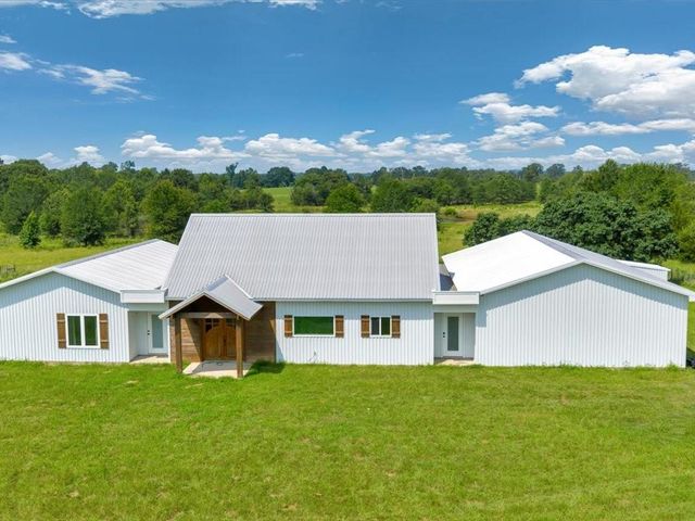 664 County Road 3355, Crockett, TX 75835