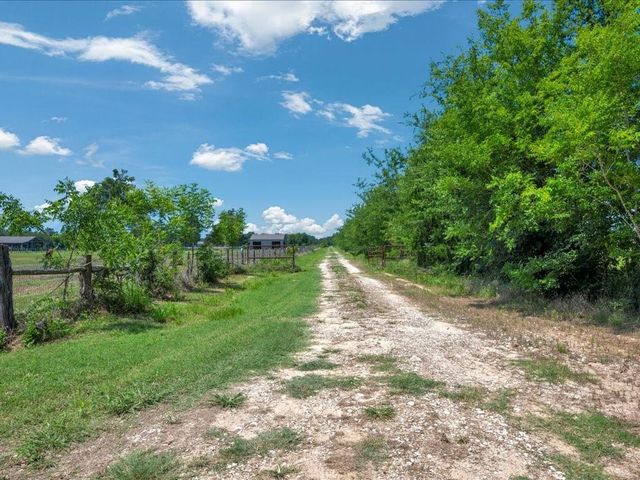 664 County Road 3355, Crockett, TX 75835