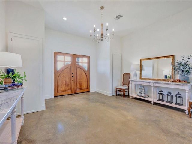 664 County Road 3355, Crockett, TX 75835