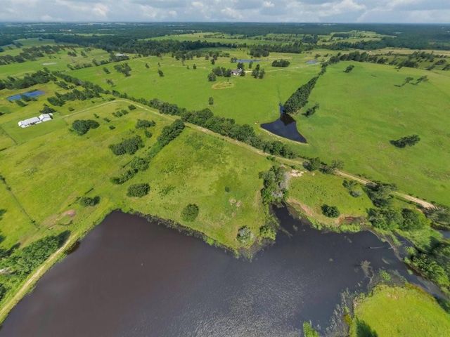 664 County Road 3355, Crockett, TX 75835