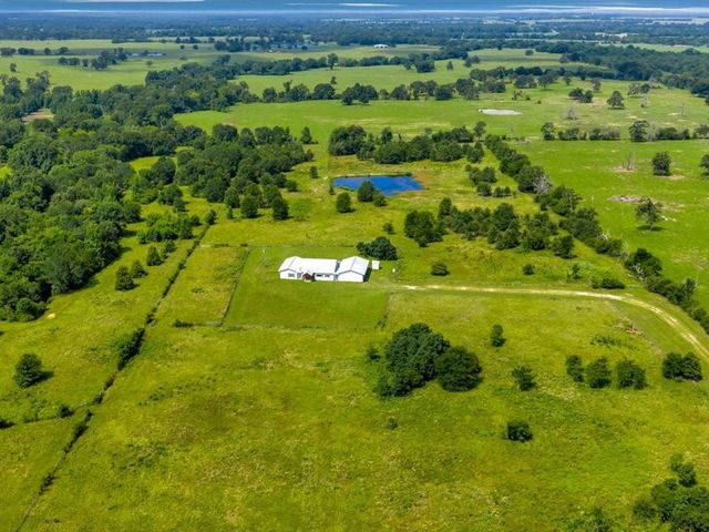 664 County Road 3355, Crockett, TX 75835