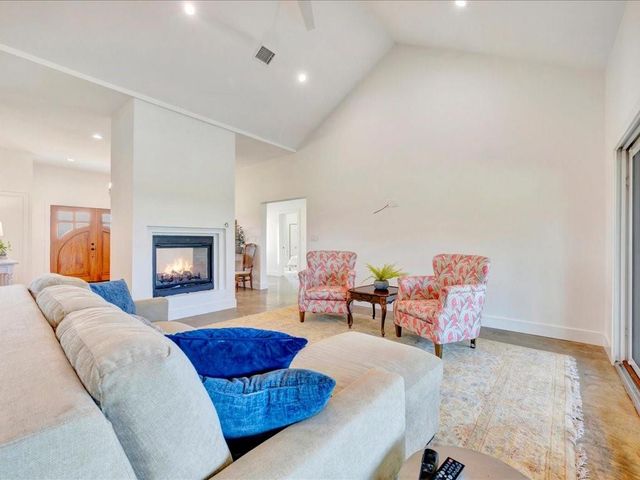664 County Road 3355, Crockett, TX 75835