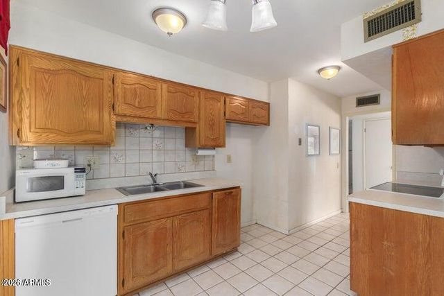 13218 W JADESTONE Drive, Sun City West, AZ 85375