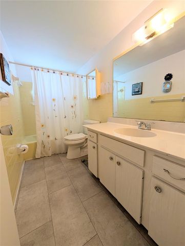 5896 GARDEN LANE A27, Bradenton, FL 34207