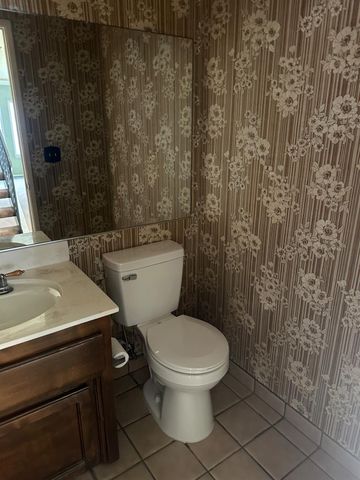 949 Claremont Ct, Modesto, CA 95356