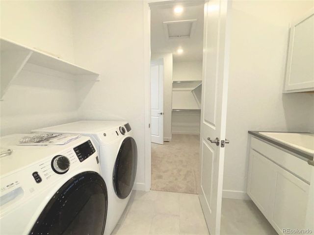 24555 E Kettle Ct, Aurora, CO 80016