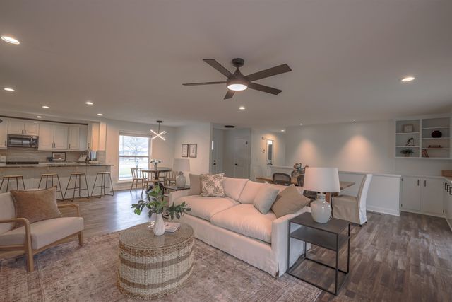 104 N Burr Oak Rd, Wichita, KS 67206