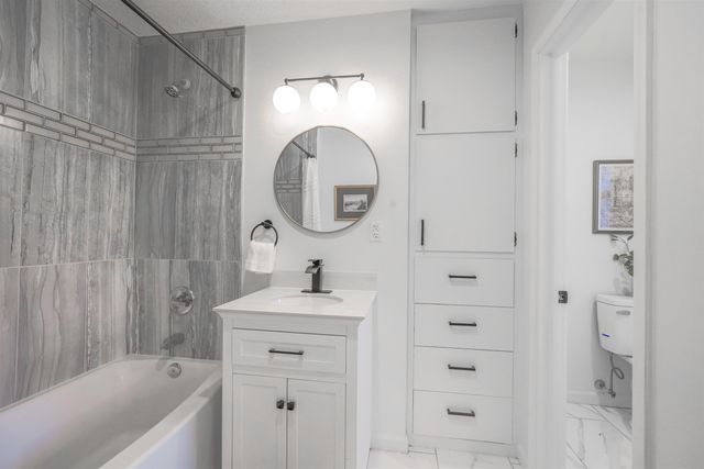 104 N Burr Oak Rd, Wichita, KS 67206