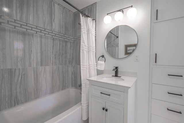 104 N Burr Oak Rd, Wichita, KS 67206